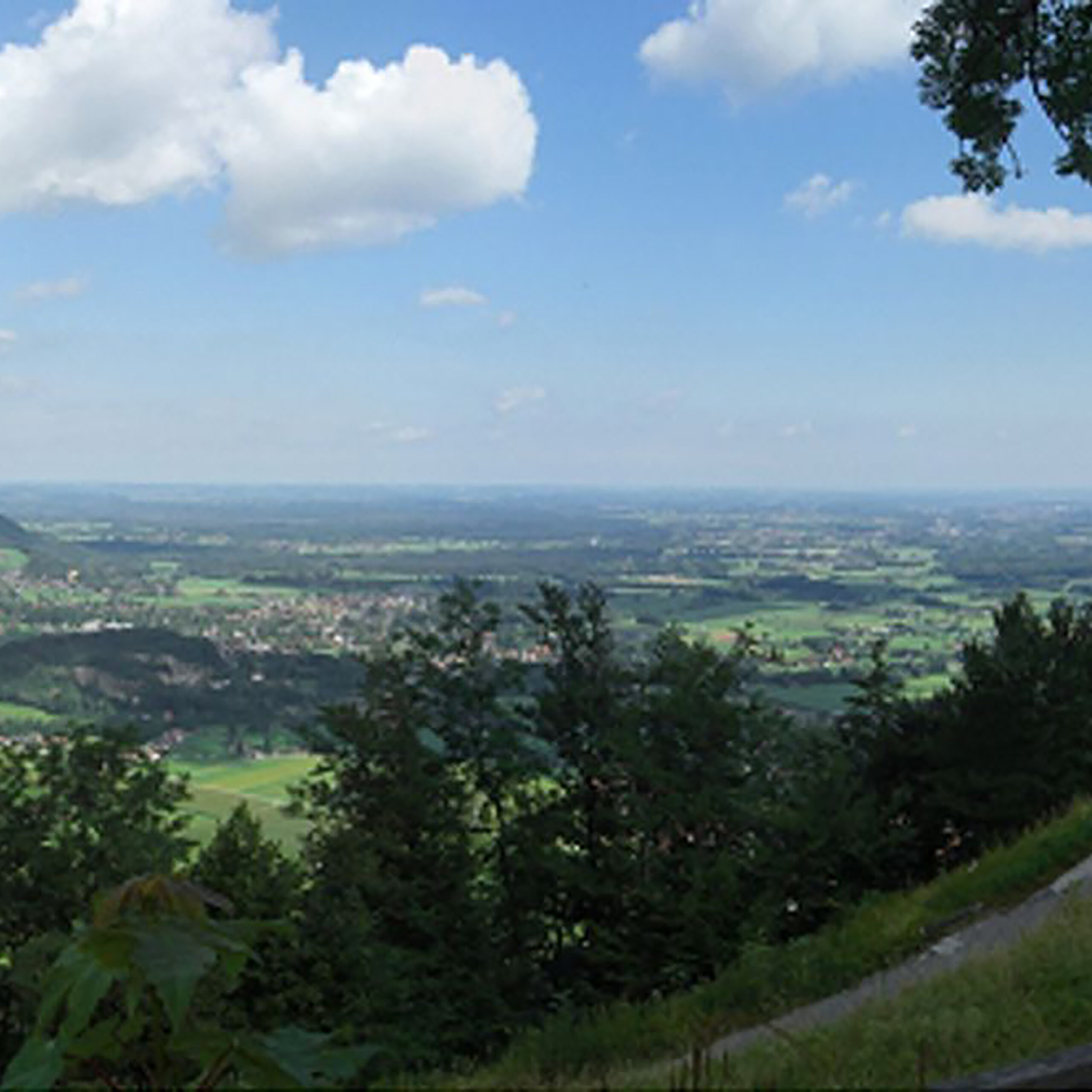 Der Ausblick bom Berggasthof Petersberg