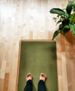 Vorbereitung Stuhlposition Yoga