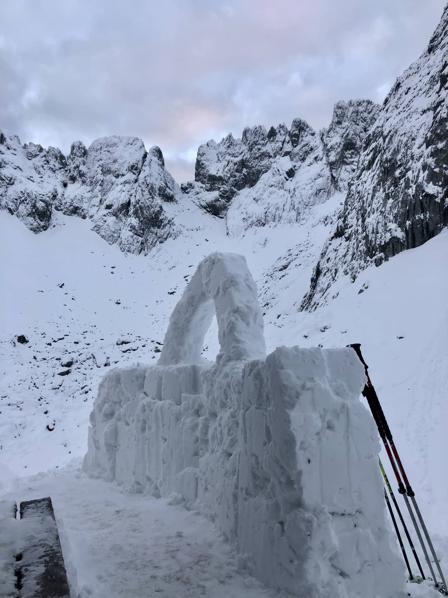 Eisbar auf der Hütten Übernachtung