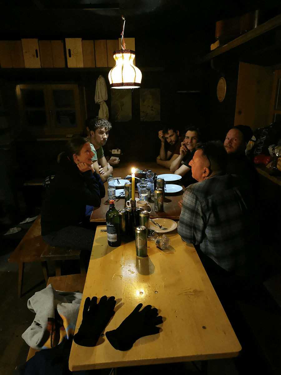 Team auf der Fritz Pflaum Hütten Übernachtung