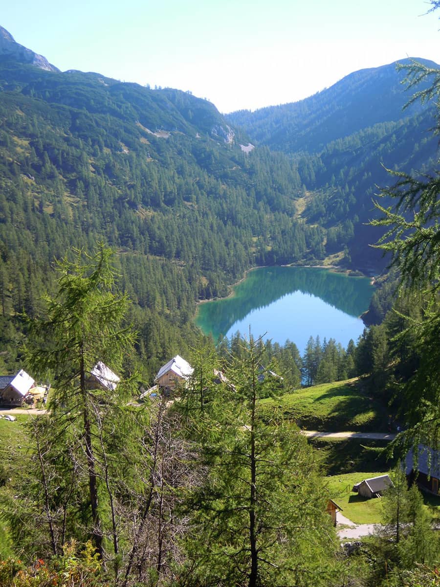 Ausblick auf den Steirersee vom Bankerl - 1. Etappe der 6 Seen Wanderung Ausblick auf den Steirersee vom Bankerl - 1. Etappe der 6 Seen Wanderung