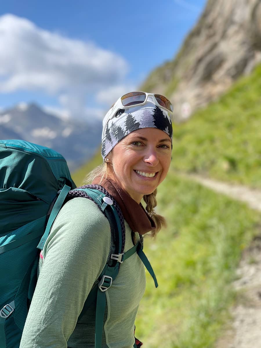 Nicole von Ladiestour in den Bergen