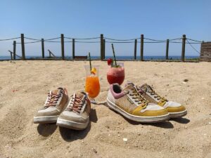 Drinks am Strand auf der Stadtbesichtigung Portos