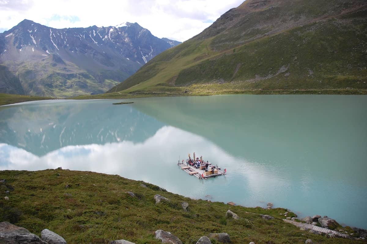 Floßfahrt auf der Wanderung Rifflsee Pitztal