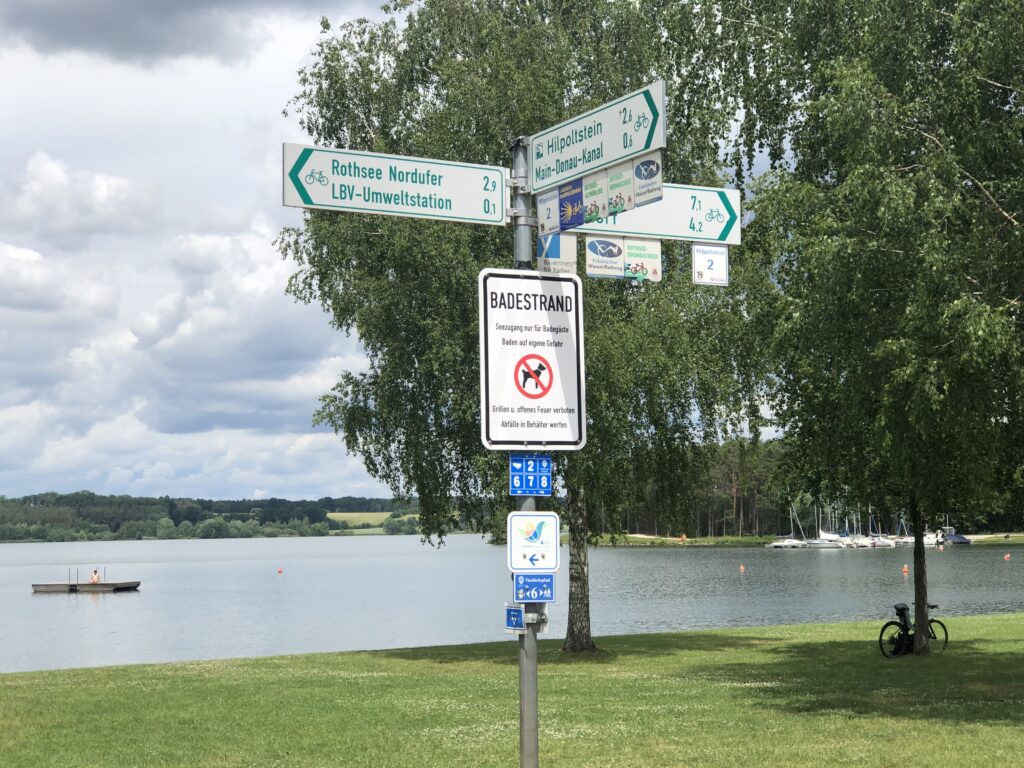 Mit dem Fahrrad auf dem Rothsee Radweg Mit dem Fahrrad auf dem Rothsee Radweg