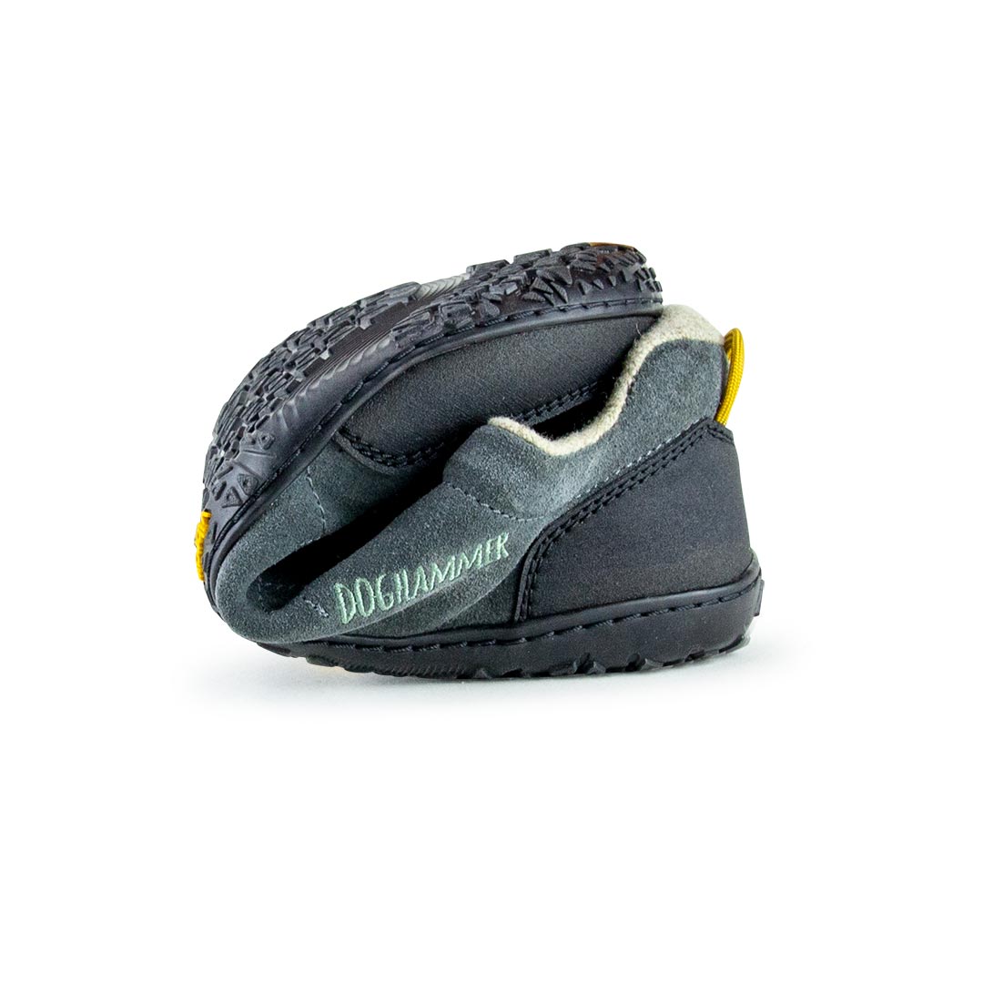 911213-Terrar-Rock-darkgrey---eingerollt-v2-mit-schriftzug wander barfußschuh vollständig eingedreht