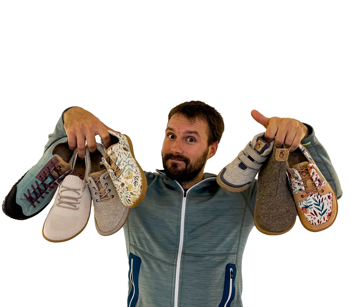 maximilian-hundhammer-haelt-viele-barfuschuhe-800-700