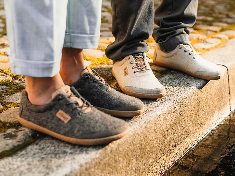 barfußschuhe aus wolle in dunkel und hell